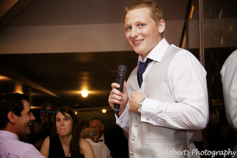 Best man speaking at reception - wedding photography sydney